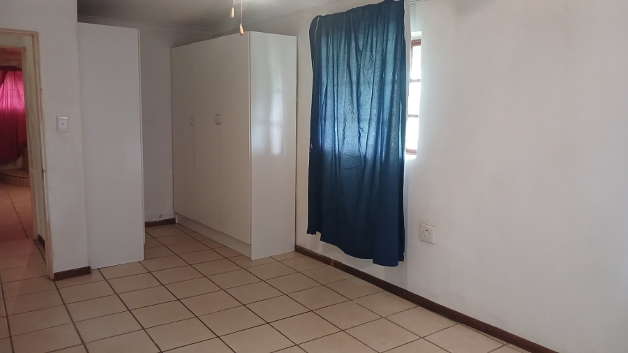  Bedroom Property for Sale in Vredenhof Sh Free State